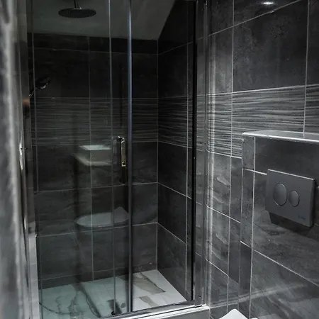 Mira Luxury *