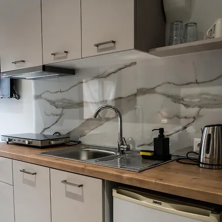 Mira Luxury * باراليا ديونيسيو
