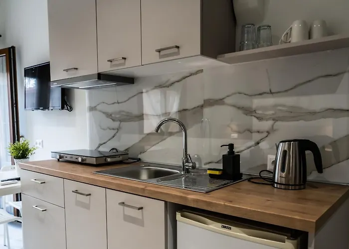 Mira Luxury * باراليا ديونيسيو
