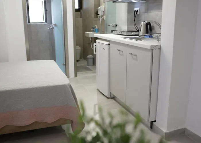 Mira Luxury * باراليا ديونيسيو